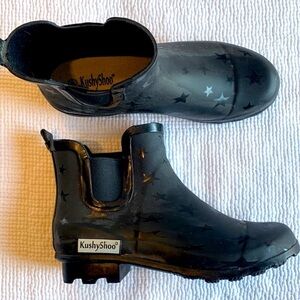 Woman’s Black Star Rain Boots